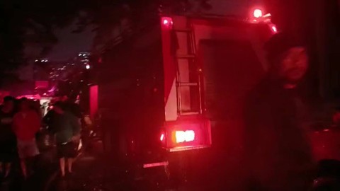 Kebakaran Rumah di Mampang Belum Padam, Kini Sudah 36 Unit Damkar Diterjunkan