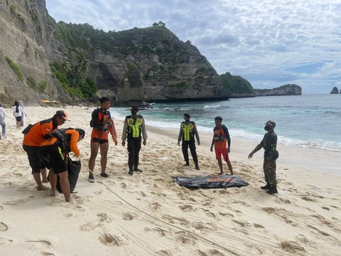 Turis Malaysia Tewas Terseret Arus Pantai di Nusa Penida Bali (1)