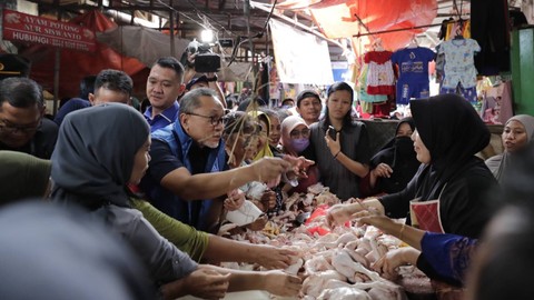 Mendag Zulkifli Hasan meninjau Pasar Natar di Kabupaten Lampung Selatan, Provinsi Lampung, Rabu (28/12/2022). Foto: Kemendag RI