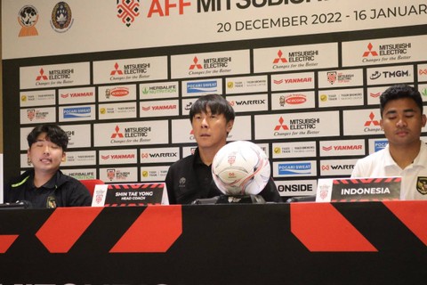 Populer: STY Sentil Wartawan yang Tidak Sopan; Saifuddin Ibrahim Jadi Pemulung