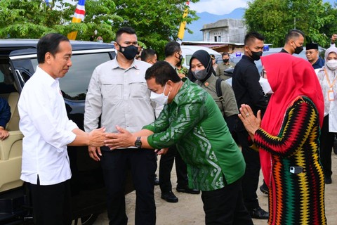 Golkar soal Jokowi Dicegat Massa di NTB: Jangan Bahayakan Diri Sendiri (1)