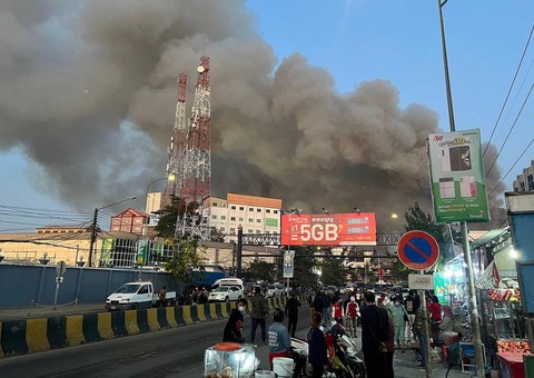 Korban Tewas Kebakaran Kasino di Kamboja Bertambah Jadi 19 Orang, 8 WNI Terluka (2)