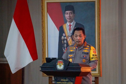 Kapolri Jendral Listyo Sigit Prabowo menghadiri acara penandatanganan nota kesepahaman antara Polri dan KPU di Gedung KPU RI, Jakarta, Kamis (29/12/2022). Foto: Jamal Ramadhan/kumparan