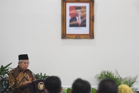 Wakil Presiden Ma'ruf Amin menyampaikan sambutan pada penganugerahan penghargaan Program Penilaian Peringkat Kinerja Perusahaan dalam Pengelolaan Lingkungan Hidup (PROPER) tahun 2022 di Istana Wakil Presiden, Jakarta, Kamis (29/12/2022). Foto: Hafidz Mubarak A/Antara Foto