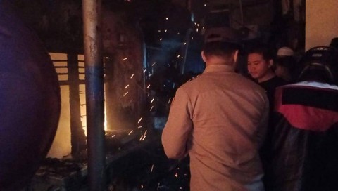 Polisi Selidiki Penyebab Kebakaran Rumah di Tambora (1)