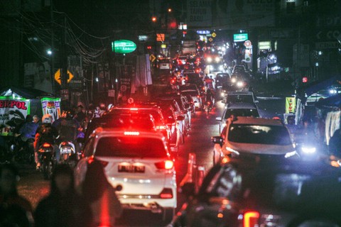 Foto: Kemacetan di Puncak Jelang Malam Tahun Baru