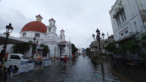 Kota Lama Semarang Juga Dikepung Banjir, Begini Kondisinya (8)
