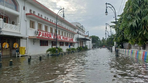 Kota Lama Semarang Juga Dikepung Banjir, Begini Kondisinya (7)