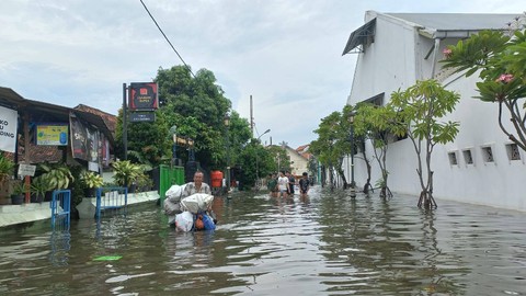 Kota Lama Semarang Juga Dikepung Banjir, Begini Kondisinya (4)