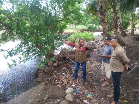 Bupati Sikka Tinjau Kondisi Bencana di Wairbleler, Pastikan Ada Tanggap Darurat (1)