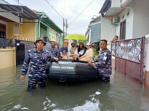 RI Dilanda Banjir di Awal 2023: Jakarta hingga Semarang (5)