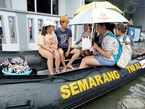 RI Dilanda Banjir di Awal 2023: Jakarta hingga Semarang (4)