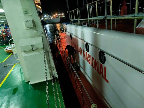 Kapal LCT Ronnysa Tenggelam di Perairan Raja Ampat, 9 Penumpang Selamat (2)