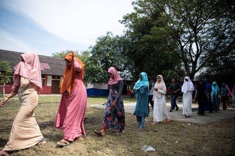 Foto: Pemkab Pidie Relokasi 174 Warga Rohingya ke Gedung Minaraya