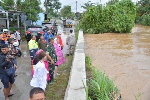 Pemkot Semarang Koordinasi dengan BBWS Tutup Tanggul Jebol di Kali Plumbon