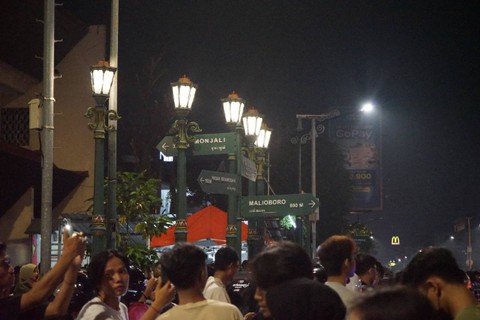 Kepadatan di kawasan Tugu Pal Putih, Yogyakarta. Foto: Arif UT