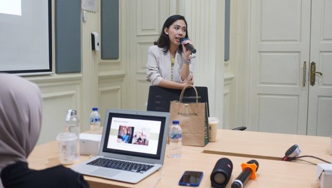 Asti Candramaya (Content Creator TikTok) mengisi materi Content Ideation. Foto: Iqbal Firdaus /kumparan