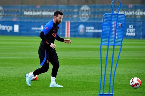 Lionel Messi kembali bergabung latihan Paris Saint-Germain usai Piala Dunia 2022. Foto: Paris Saint-Germain