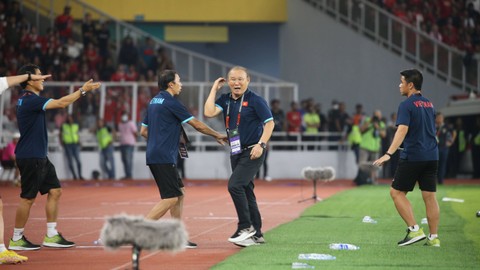 Pelatih Vietnam Park Hang Seo dalam pertandingan Semi final Piala AFF 2022 Leg ke - 1 di Stadion Utama gelora Bung Karno (SUGBK), Jakarta, Jumat (6/1/2023). Foto: Aditia Noviansyah/kumparan