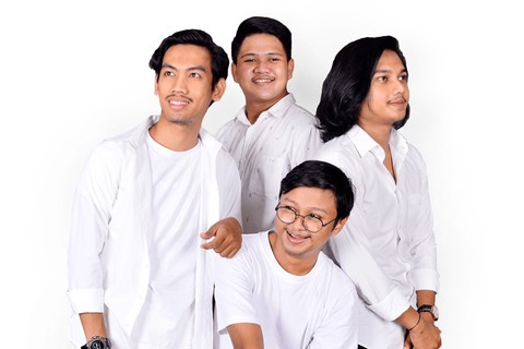 Personel grup musik Kastanadaya. Foto: Dok. Istimewa