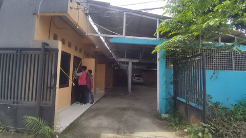 Suasana kontrakan M Ecky Listiyanto tempat menyimpan jasad Angela Hindriati Wahyuningsi di kawasan Tambun, Bekasi, Sabtu (7/1/2023). Foto: Jonathan Devin/kumparan