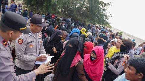 Polisi melakukan pendataan. Foto: Suparta/acehkini