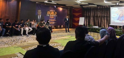 Suasana workshop how to build the team. foto/TDA Surabaya