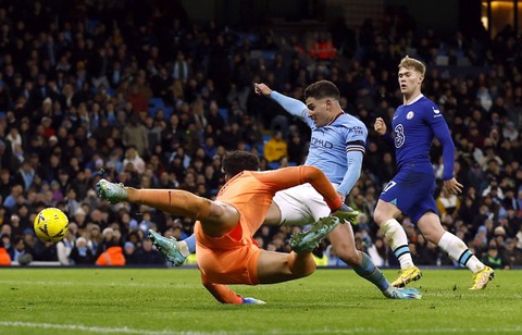 Julian Alvarez dari Manchester City melewatkan kesempatan untuk mencetak gol pada Pertandingan di Stadion Etihad, Manchester, Inggris. Foto: Jason Cairnduff/Reuters