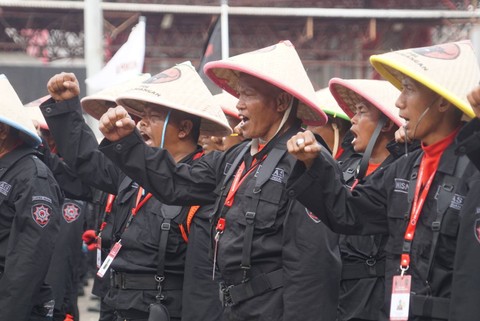 Satgas Cakra Buana di acara HUT ke-50 PDIP di JI Expo Kemayoran, Jakarta pada Selasa (10/1).
 Foto: Iqbal Firdaus/kumparan