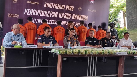 Jumpa pers pengungkapan kasus narkotika jenis sabu seberat 50 kilogram di Bareskrim Polri, Jakarta, Selasa (10/1). Foto: Jonathan Devin/kumparan