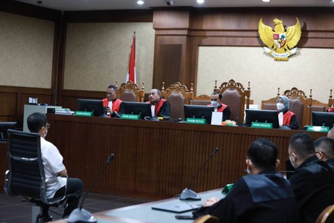 Terdakwa kasus ASABRI Benny Tjokrosaputro saat sidang putusan di Pengadilan Negeri Jakarta Pusat, Kamis (12/1/2023). Foto: Jamal Ramadhan/kumparan