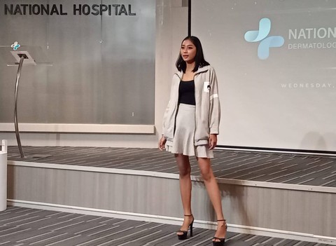 Koleksi Belle Series yang dibawa Yenny ke Singapura, saat tampil dalam sebuah acara di Surabaya belum lama ini.
