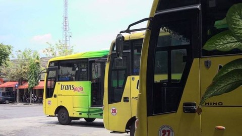 Trans Jogja, salah satu moda transportasi umum yang dimiliki oleh Yogya. Foto: Arif UT