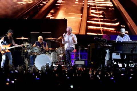 Band Deep Purple tampil di acara Iconica Sevilla Fest, di Plaza de Espana di Seville pada 24 September 2022. Foto: Cristina Quicler/AFP