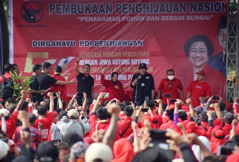 Rangkaian HUT ke-50 PDIP, DPD Jabar Tanam 50 Ribu Pohon di Tepi Sungai Kalimalang. Foto: Dok. PDIP