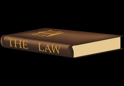 sumber foto: https://pixabay.com/illustrations/law-justice-lawyer-law-firm-753482/