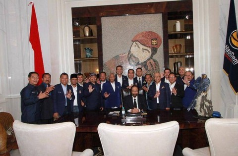 Pertemuan Ketum NasDem Surya Paloh dengan seluruh anggota Fraksi NasDem DPR. Foto: NasDem