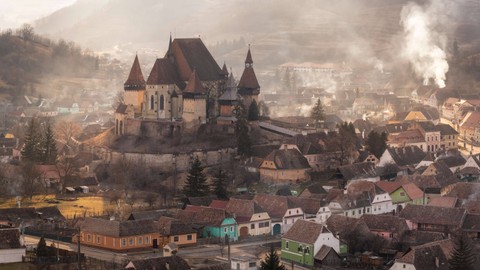Ilustrasi desa di Rumania. Foto: Vlad Sokolovsky/Shutterstock