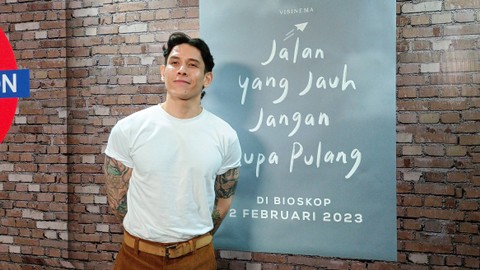Cast Film Jalan Yang Jauh Jangan Lupa Pulang, Ganindra Bimo, pada Acara Konferensi Pers di Hotel Swiss Belinn Simatupang, Jakarta, Selasa (17/1/2023). Foto: Aprilandika Pratama/kumparan