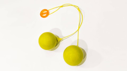 Lato-lato (Foto: Dhea Annisa Putri)