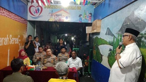 Kapolres Jakarta Barat Kombes Pasma Royce diicurhati warga, 15 RW cuma dilayani 1 orang Bhabin. Foto: Dok. Polres Jakbar