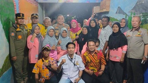 Kapolres Jakarta Barat Kombes Pasma Royce diicurhati warga, 15 RW cuma dilayani 1 orang Bhabin. Foto: Dok. Polres Jakbar