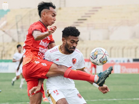 Bali United melawan PSM Makassar dalam laga lanjutan Liga 1 2022/23 di Stadion Sultan Agung, Bantul, pada 20 Januari 2023. Foto: Twitter/@BaliUtd