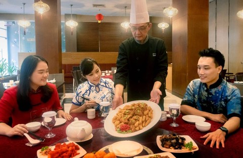 Reunion Dinner di Hotel Mercure Surabaya Grand Mirama.