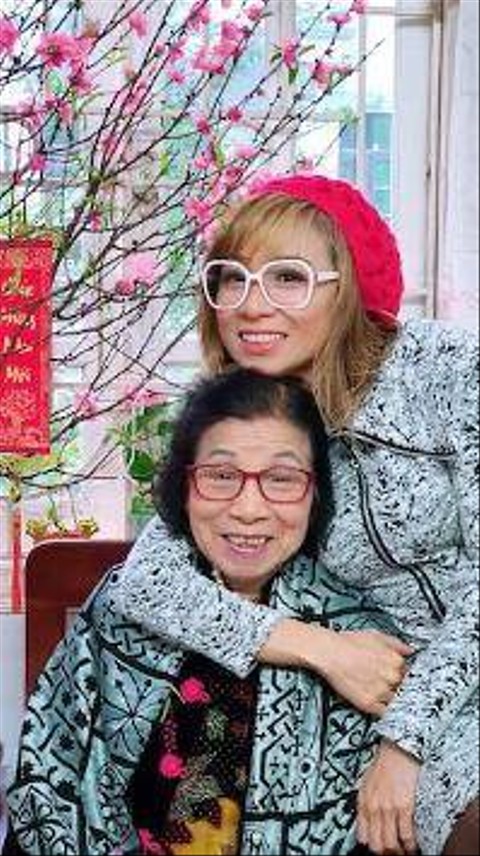 Nguyen Phuong Mai kembali ke Hanaoi untuk mengunjungi ibunya dalam perayaan Tet, istilah orang Vietnam untuk Tahun Baru Imlek