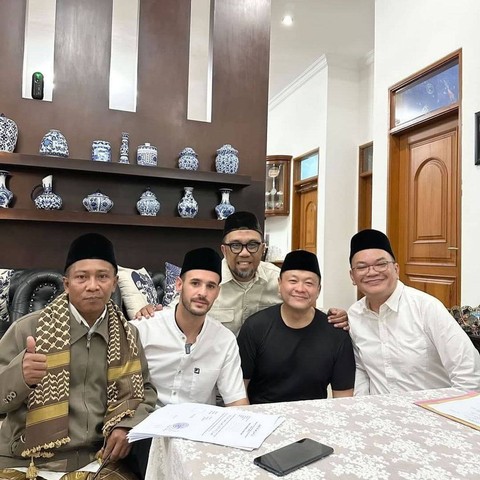 Kekasih Nikita Mirzani, Antonio Dedola jadi mualaf.  Foto: Instagram/@dilar_iyay