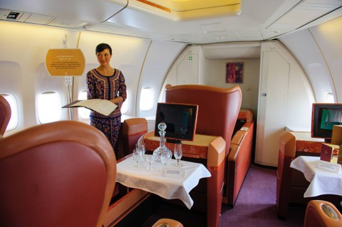 Ilustrasi mewahnya kabin Singapore Airlines. Foto: Jordan Tan/shutterstock