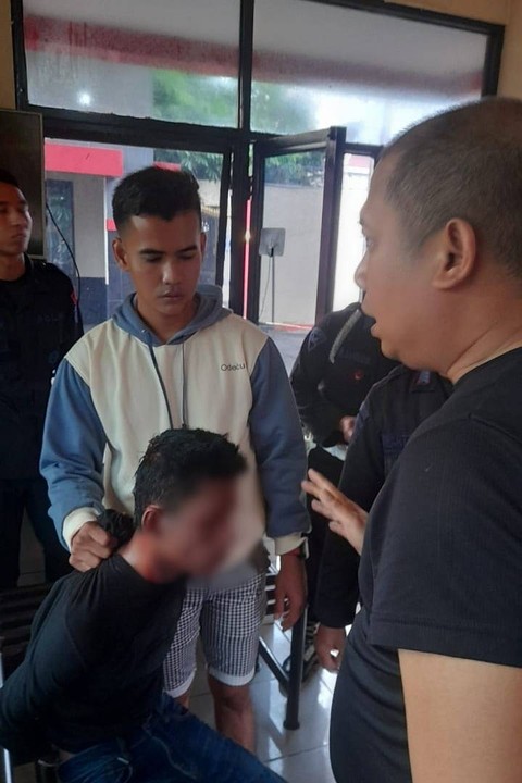 Anggota Brimob Kompi 1 Batalyon C Resimen 3 Pasukan Pelopor saat mengamankan curanmor bersenjata api di Brimob Kelapa Dua Depok.  Foto: Dok. Istimewa