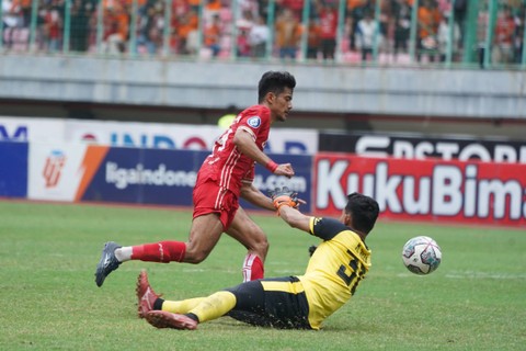 Persija Jakarta melawan PSM Makassar pada pertandingan lanjutan Liga 1, Rabu (25/1/2023). Foto: Persija Jakarta
