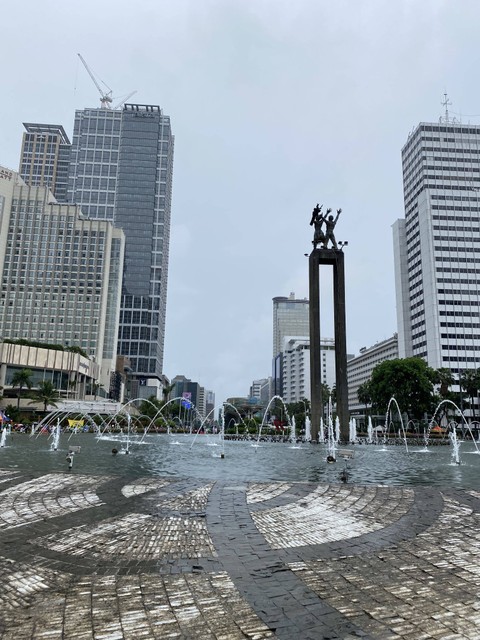 Patung Selamat Datang di Bundaran HI (Sumber: Dokumentasi Pribadi)